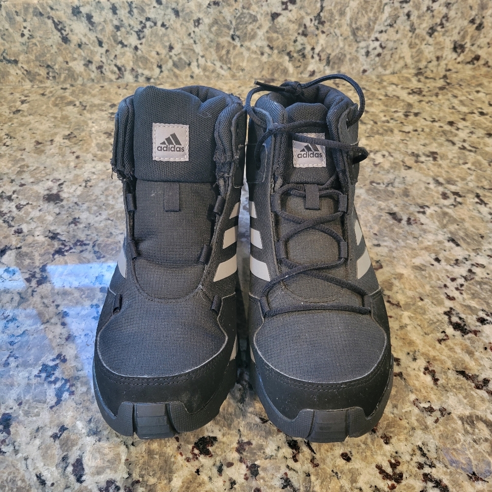 Adidas Trek Boots Boys Size 4 1/2